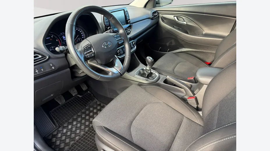 HYUNDAI i30 -