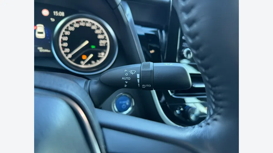 TOYOTA Camry -