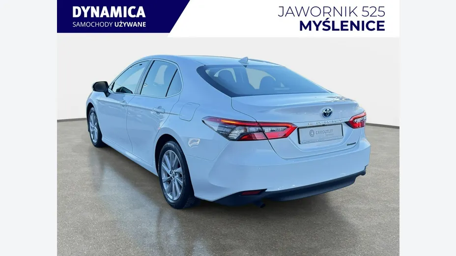 TOYOTA Camry -
