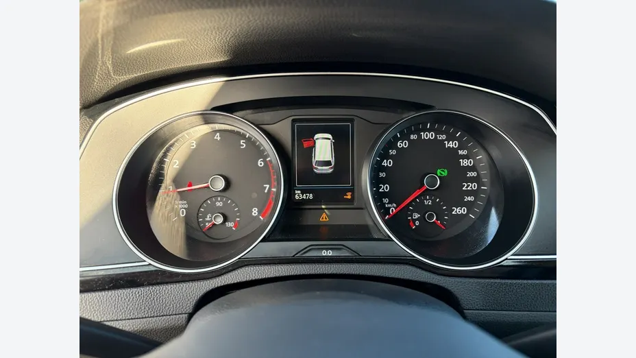 VOLKSWAGEN Passat -