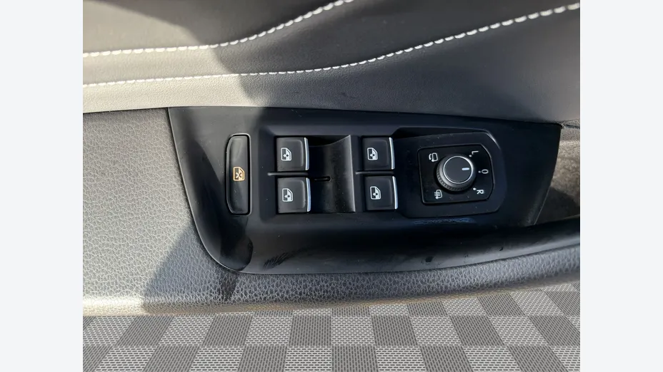 VOLKSWAGEN Passat -