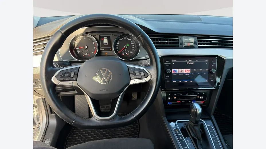VOLKSWAGEN Passat -