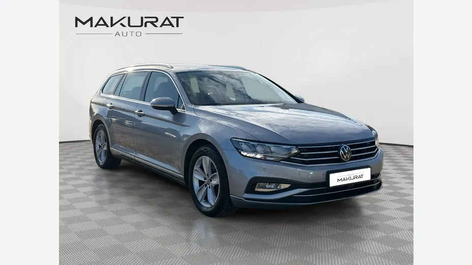 VOLKSWAGEN Passat -