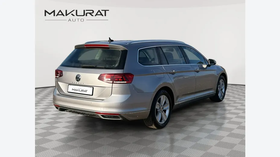VOLKSWAGEN Passat -