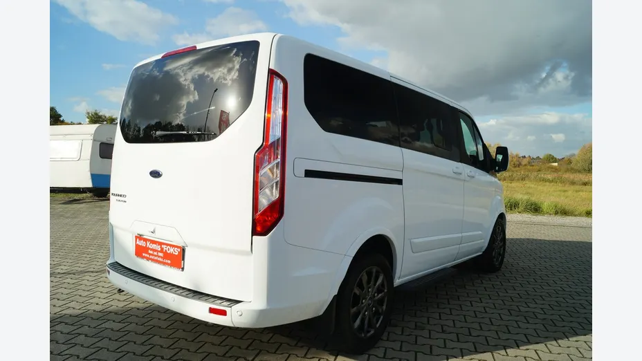 FORD Tourneo Custom -