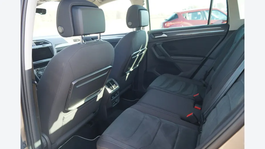 VOLKSWAGEN Tiguan -