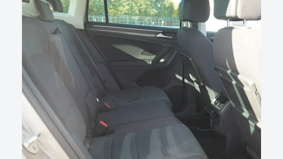 VOLKSWAGEN Tiguan -