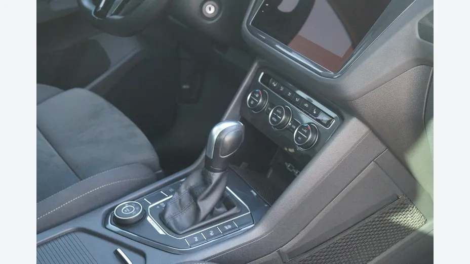 VOLKSWAGEN Tiguan -