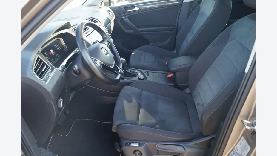 VOLKSWAGEN Tiguan -