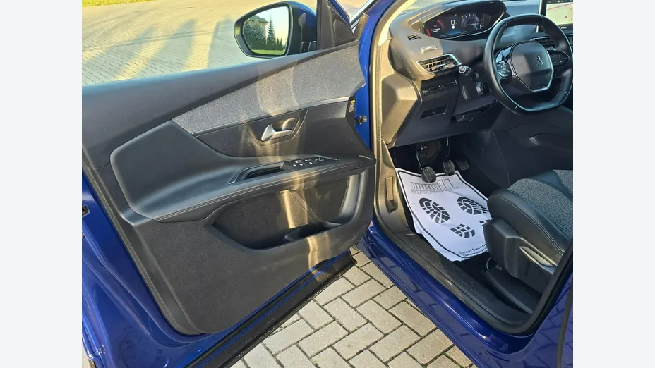 PEUGEOT 3008 -
