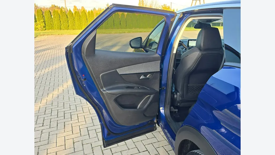 PEUGEOT 3008 -