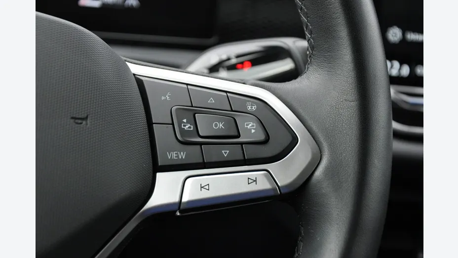 VOLKSWAGEN Tiguan -