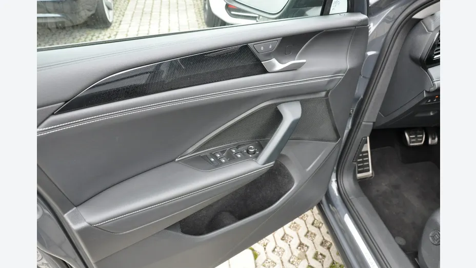 VOLKSWAGEN Tiguan -