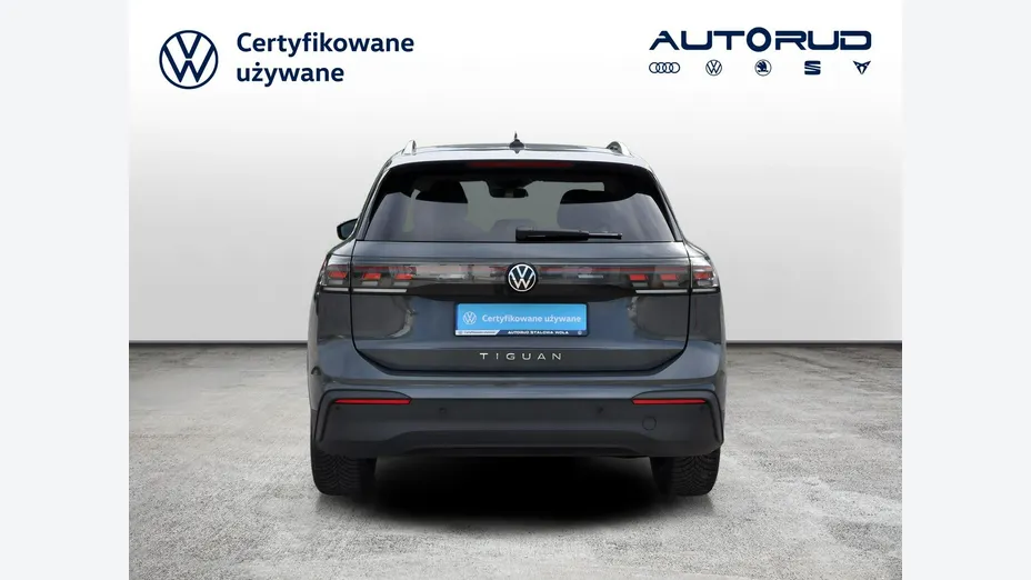 VOLKSWAGEN Tiguan -