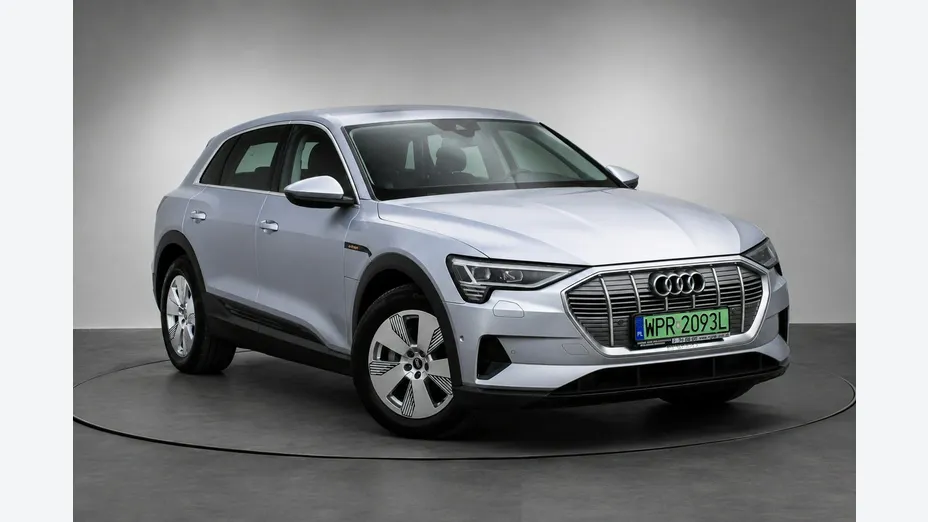 AUDI e-tron -