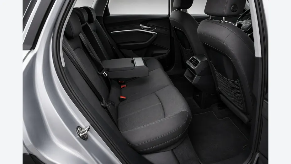 AUDI e-tron -