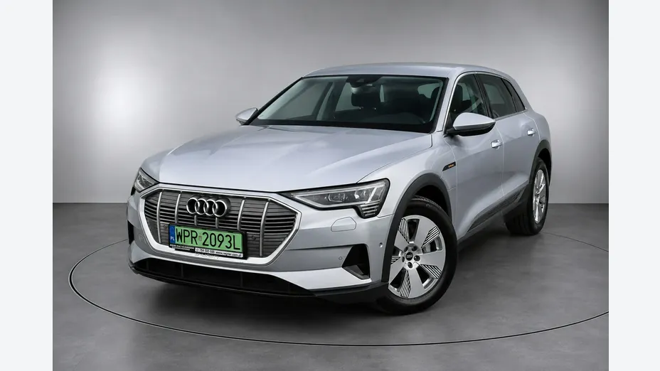 AUDI e-tron -