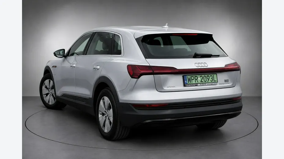 AUDI e-tron -