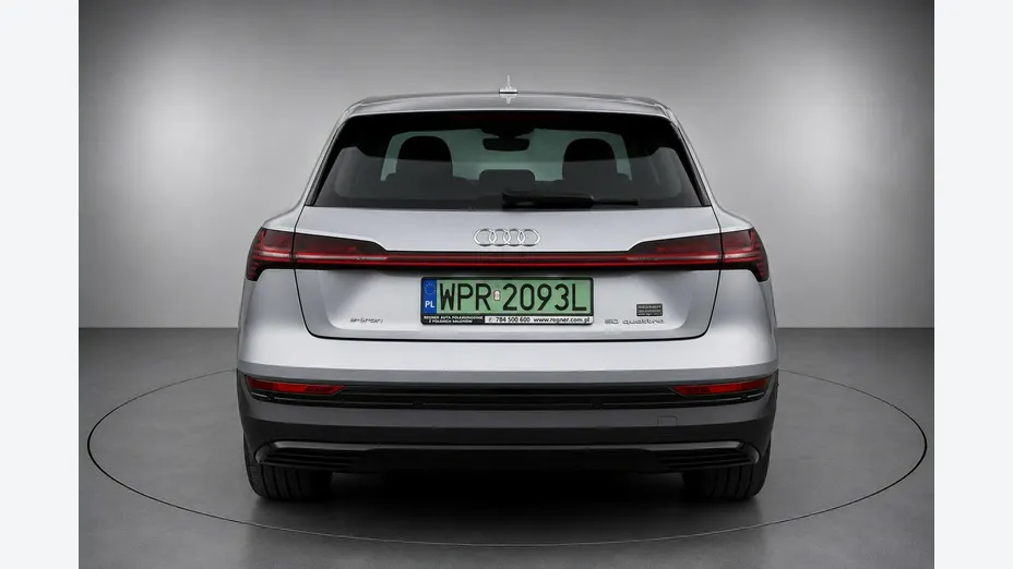 AUDI e-tron -