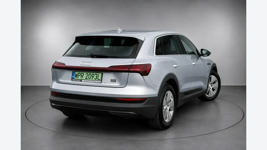AUDI e-tron -