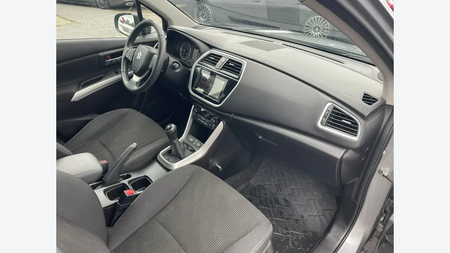 SUZUKI S-Cross -