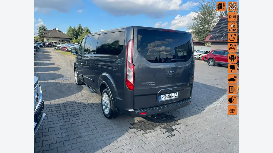 FORD Tourneo Custom -