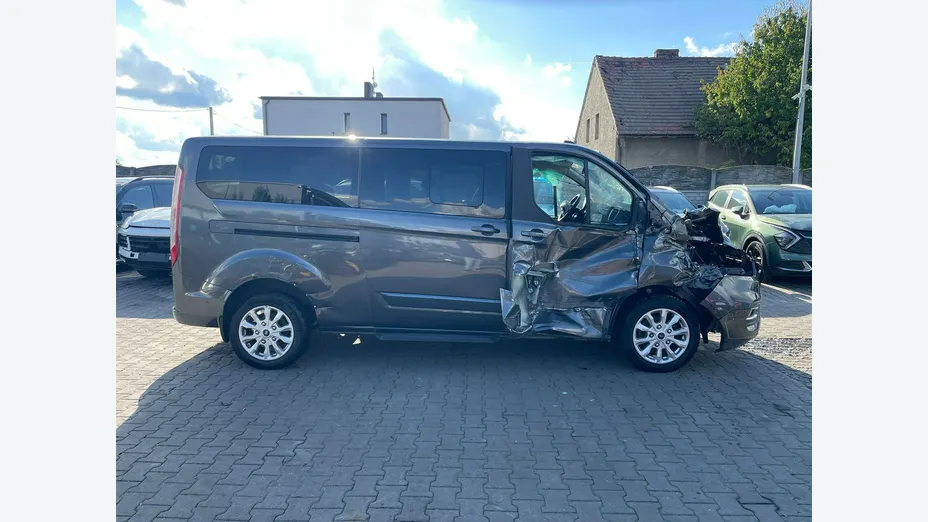FORD Tourneo Custom -