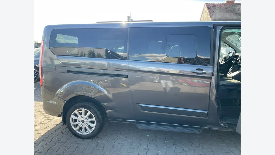 FORD Tourneo Custom -