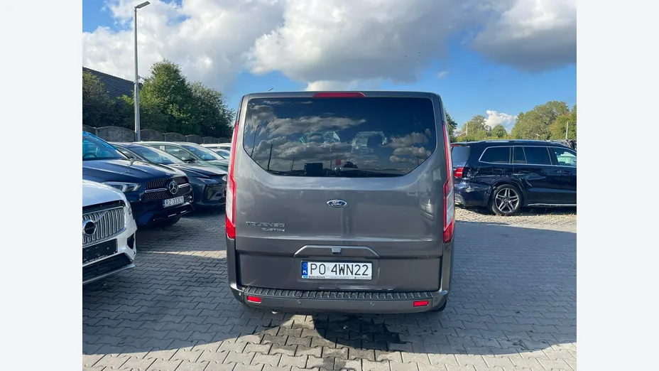 FORD Tourneo Custom -