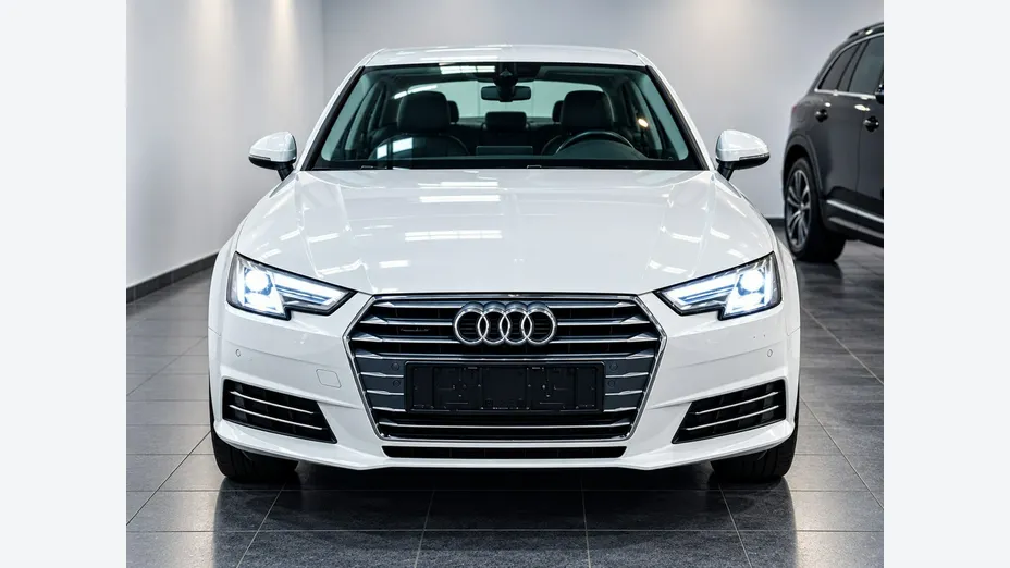 AUDI A4 -