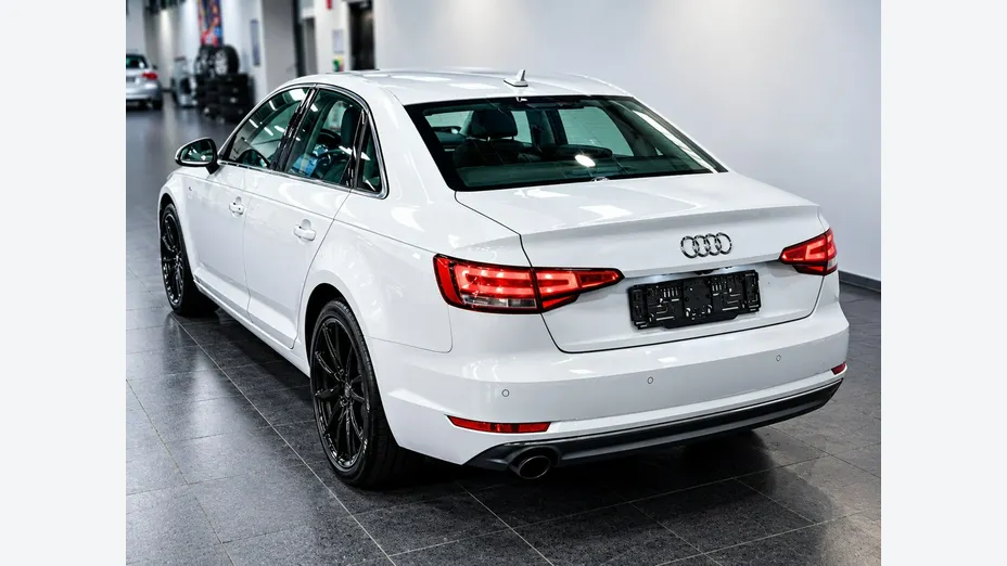 AUDI A4 -