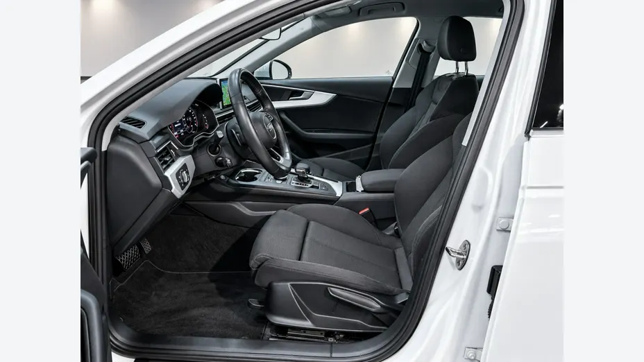 AUDI A4 -
