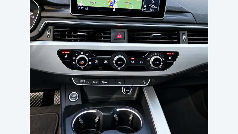 AUDI A4 -