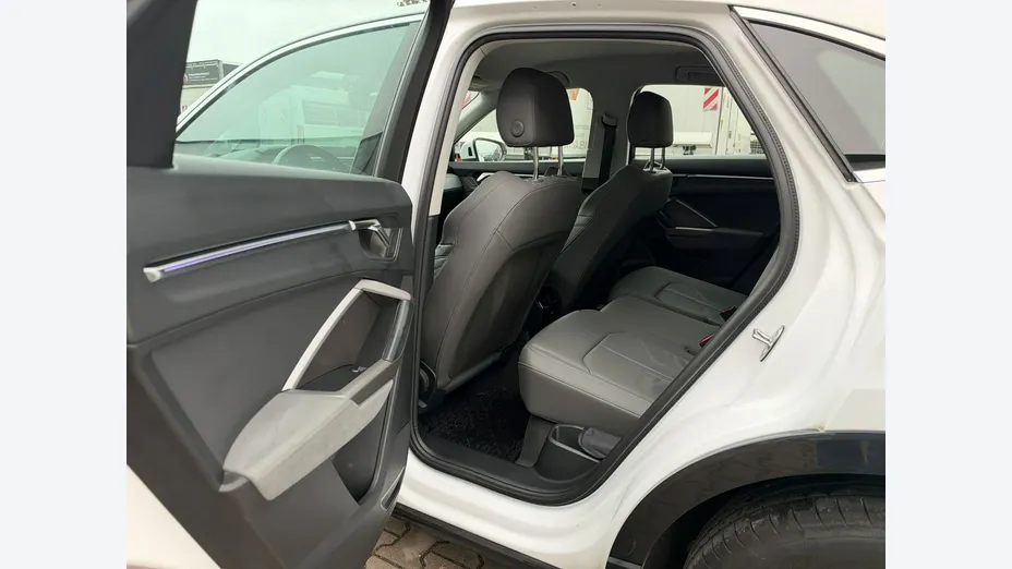 AUDI Q3 Sportback -