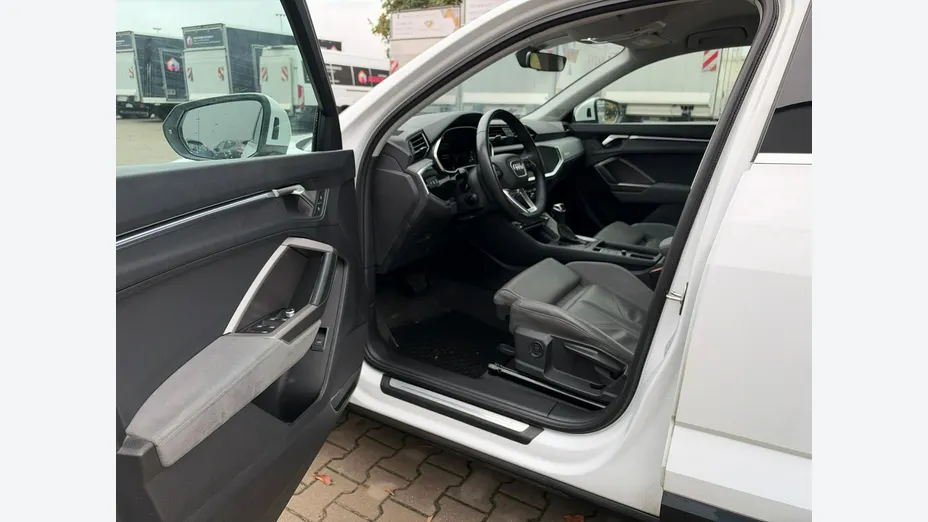 AUDI Q3 Sportback -