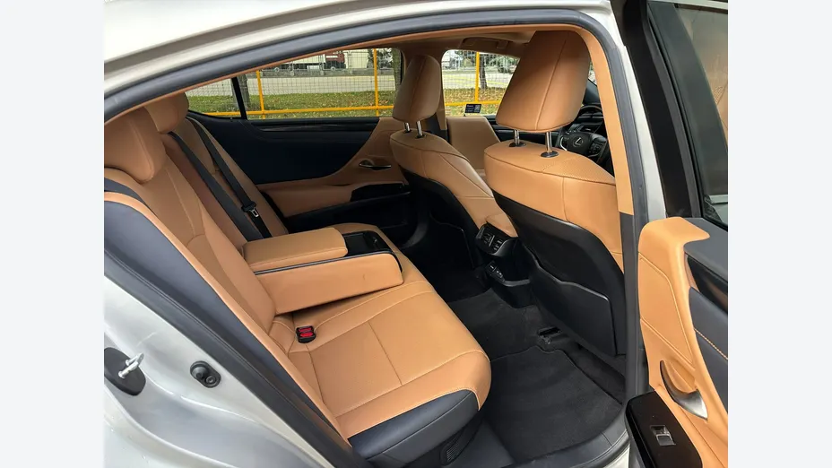LEXUS ES -