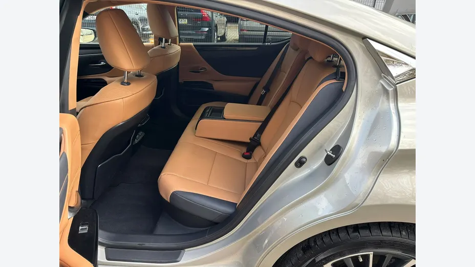 LEXUS ES -