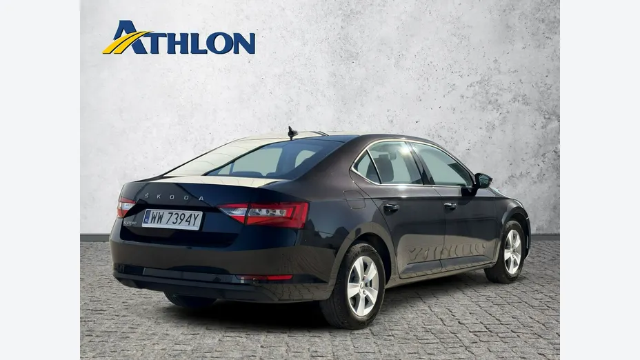 SKODA Superb -