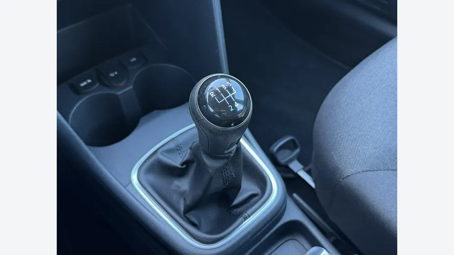 VOLKSWAGEN Polo -