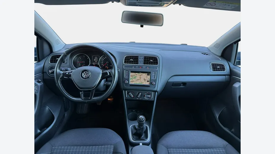 VOLKSWAGEN Polo -