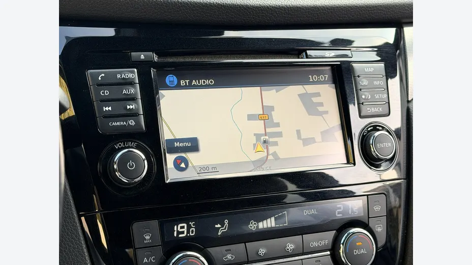 NISSAN Qashqai -
