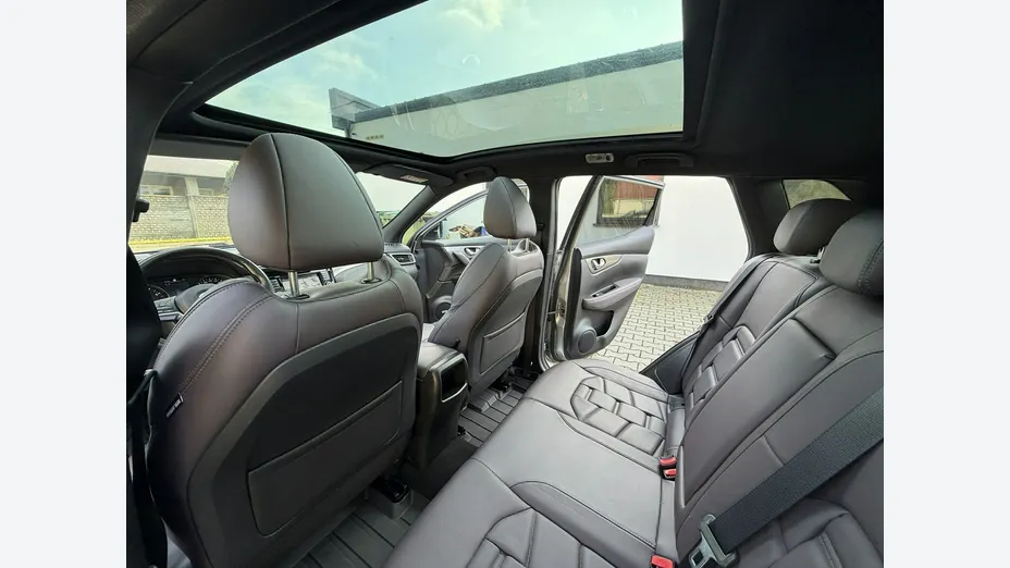 NISSAN Qashqai -