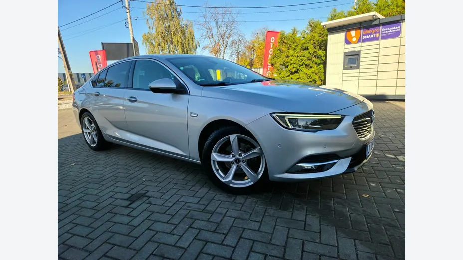 OPEL Insignia -