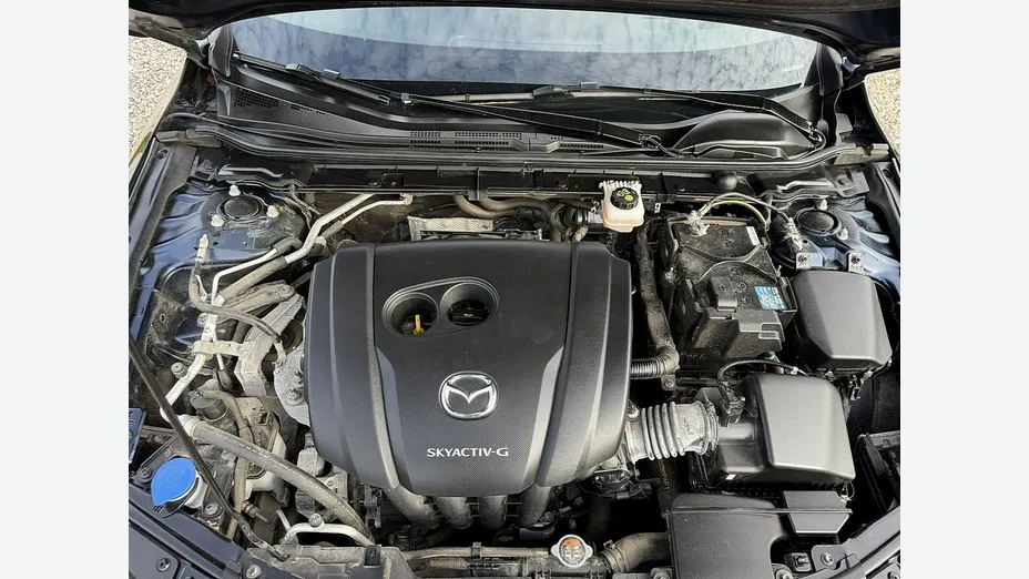 MAZDA 3 -