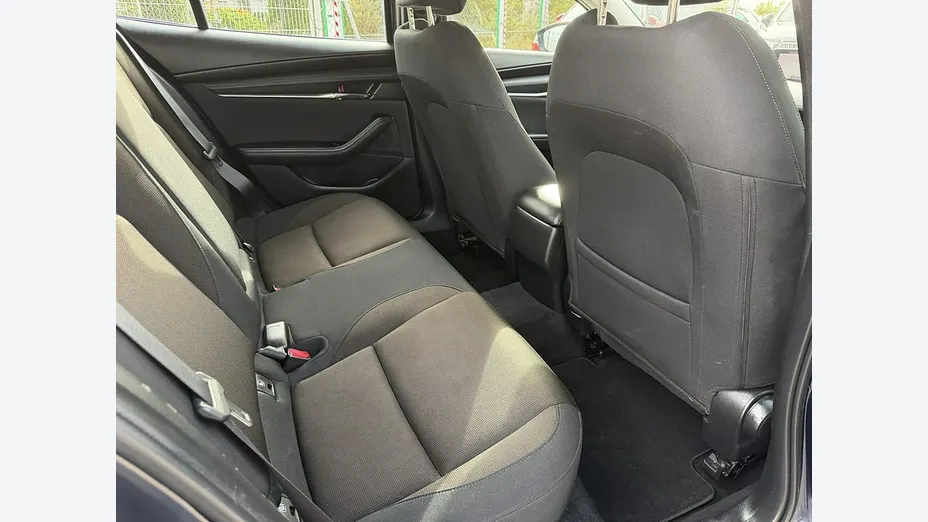 MAZDA 3 -
