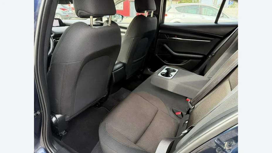 MAZDA 3 -