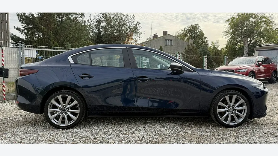 MAZDA 3 -