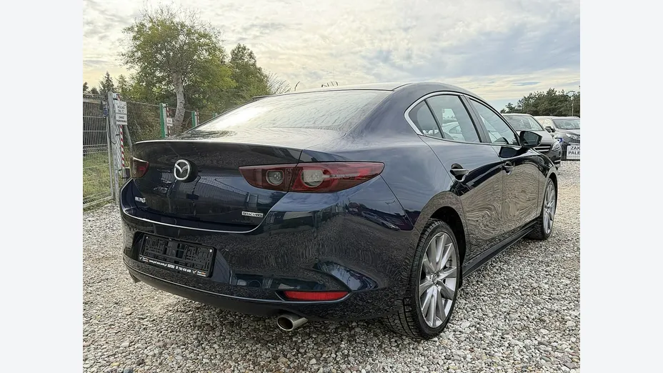 MAZDA 3 -