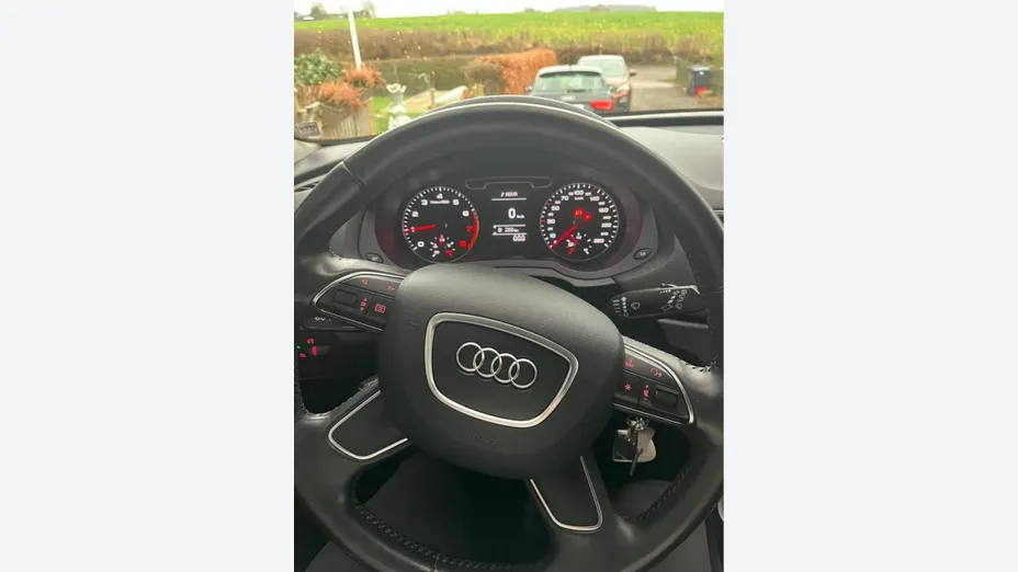 AUDI Q3 -