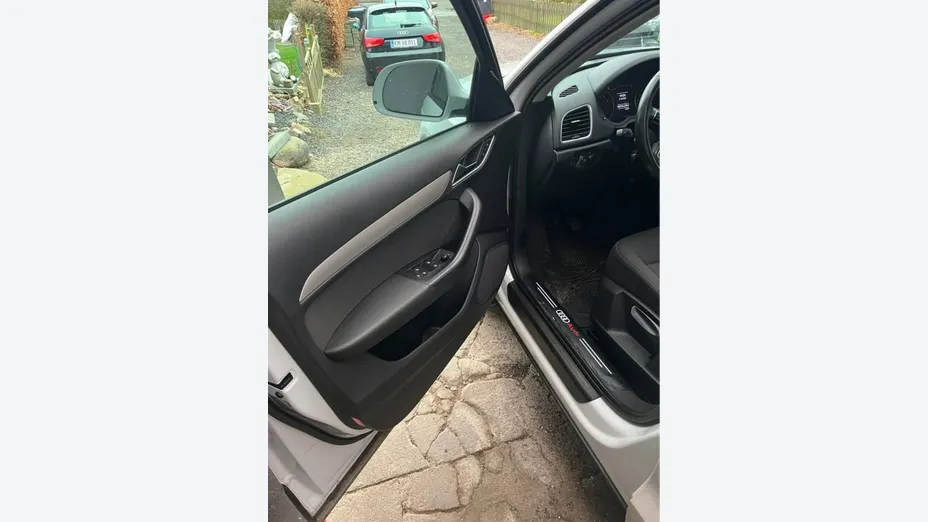 AUDI Q3 -